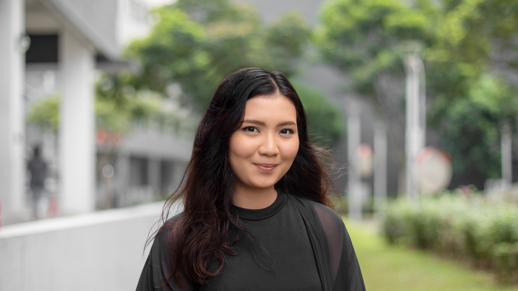 Fara-Merchandising-Singapore-Top_Topshop-Pants_HM-Coat_HM-Shoes_Nike-Watch_Casio-UNIFORM-27062019-5