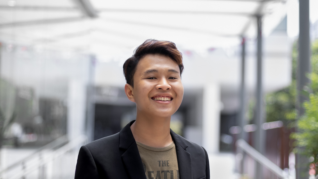 Rangga-Content-Singapore-Top_Japan-Pants_HM-Jacket_Pedro-Shoes_Pedro-Watch_Seiko-UNIFORM-15082019-4