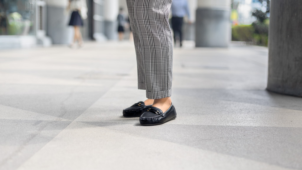 Izzie-Finance-Top_Primark-Pants_Pull__Bear-Shoes_Zalora-Jewellery_Harmony_Gem_Crystals-UNIFORM-06092019-2