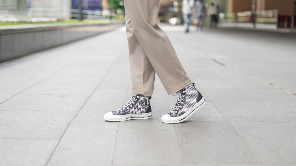 Jeigh-Advertising-Top_COS-Pants_Uniqlo-Shoes_Converse-Bag_Delsey-Watch_Nixon-Shades_Dolce_And_Gabanna-UNIFORM-06092019-2