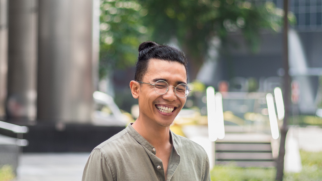 Matin-Barista-Top_Uniqlo-Pants_Uniqlo-Shoes_Vans-UNIFORM-06092019-5