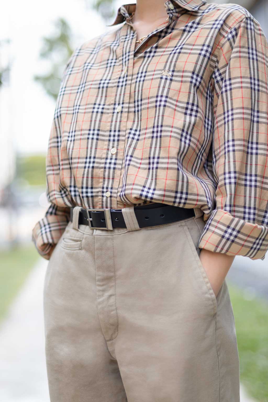 Tasmin-Fashion-Singapore-Top_Burberry-Pants_Casey_Jones-Shoes_Converse-Belt_Bangkok-Earrings_Lovisa-Necklace_Lovisa-UNIFORM-15082019-3