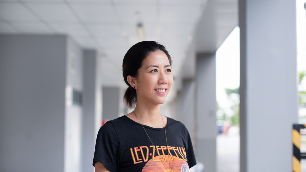 Mae-Wellness_Consultant-Singapore-Top_HM-Skirt_Edition_Limitee-Bag_YSL-Shoes_Nike-UNIFORM-15112019-4