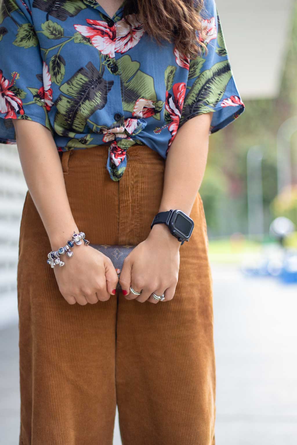 Sharifah-Accounting-Singapore-Pants_Uniqlo-Shoes_Adidas-Watch_Apple-Wallet_Louis_Vuitton_Bracelet_Pandora-UNIFORM-26112019-3