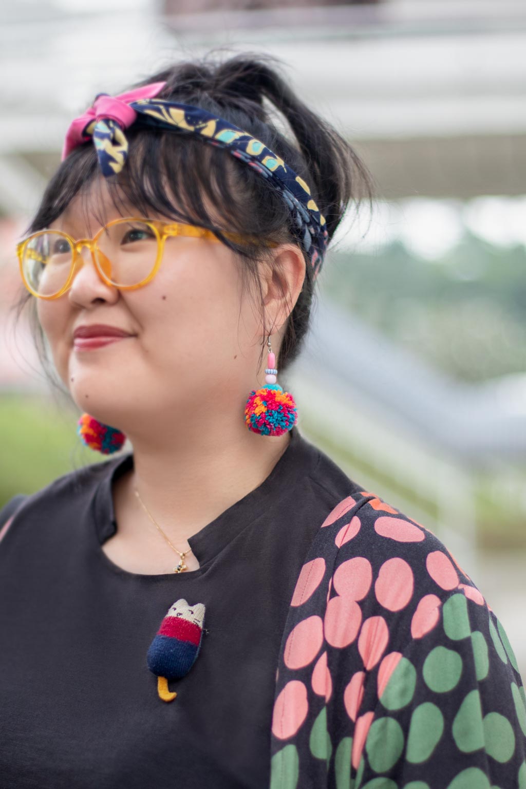 Gabrielle-Art_Education-Jacket_Smitten_By_Pattern-Brooch_Cat_Socrates-Shoes_Onitsuka_Tiger-17012020-UNIFORM-3