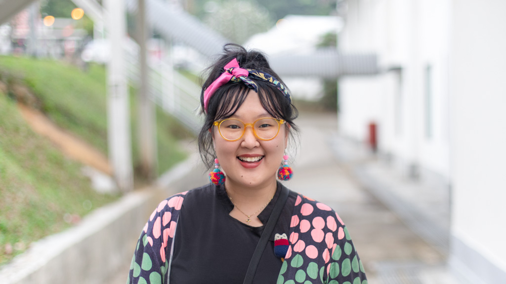 Gabrielle-Art_Education-Jacket_Smitten_By_Pattern-Brooch_Cat_Socrates-Shoes_Onitsuka_Tiger-17012020-UNIFORM-5