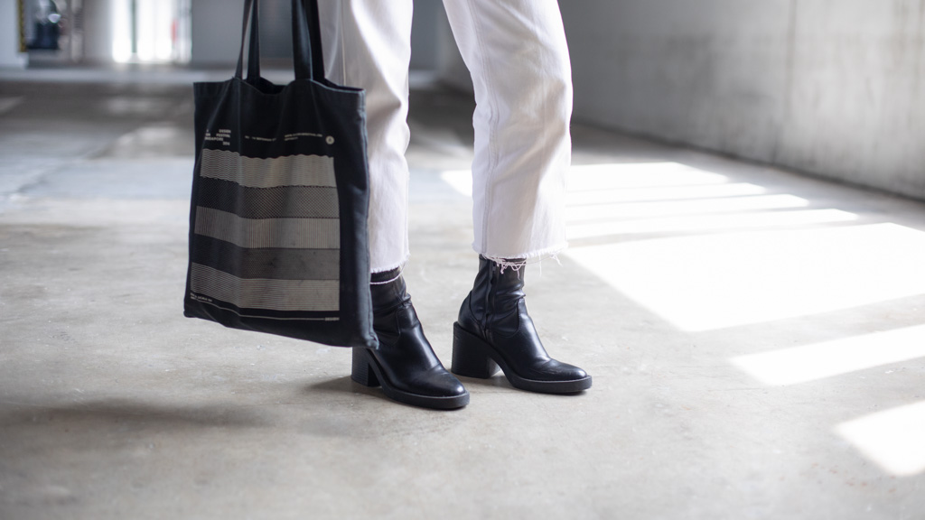 Jenny-Interior_Design-Singapore-Top_Abercombie__Fitch-Pants_Mango-Shoes_ASOS-Jacket_Muji-17022020-UNIFORM-2