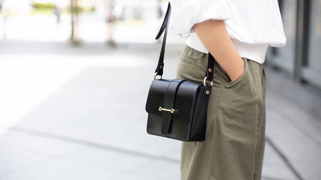 Linh-Hair_Stylist-Singapore-Top_London-Shoes_Converse-Watch_Citizen-UNIFORM-3