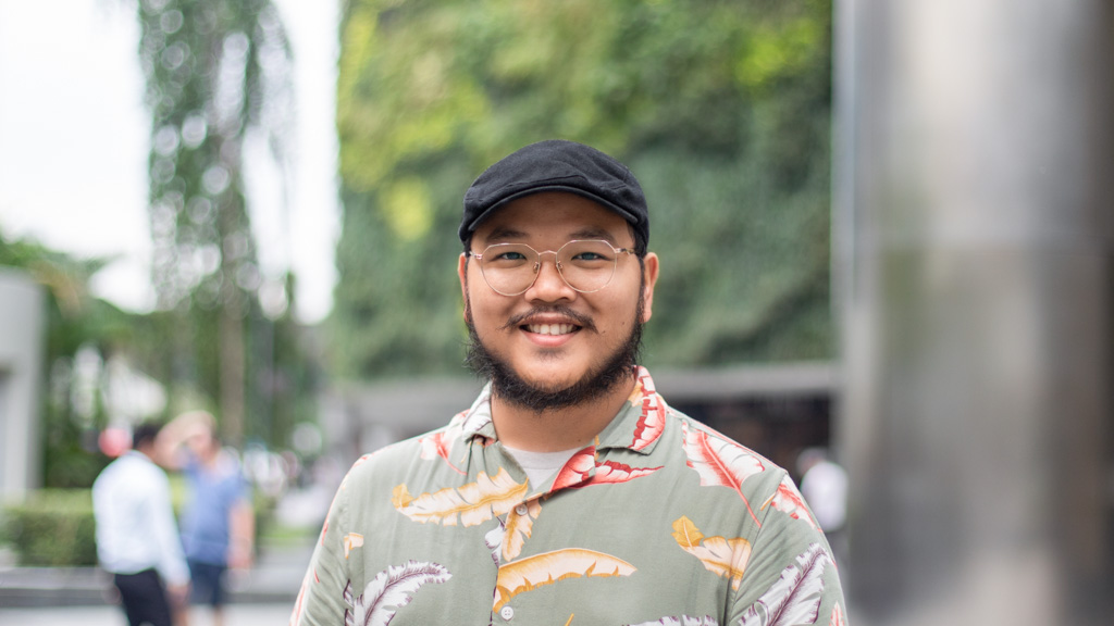 Elliot-Barista-Singapore-Top_HM-Pants_Zalora-Shoes_Vans-06032020-UNIFORM-4