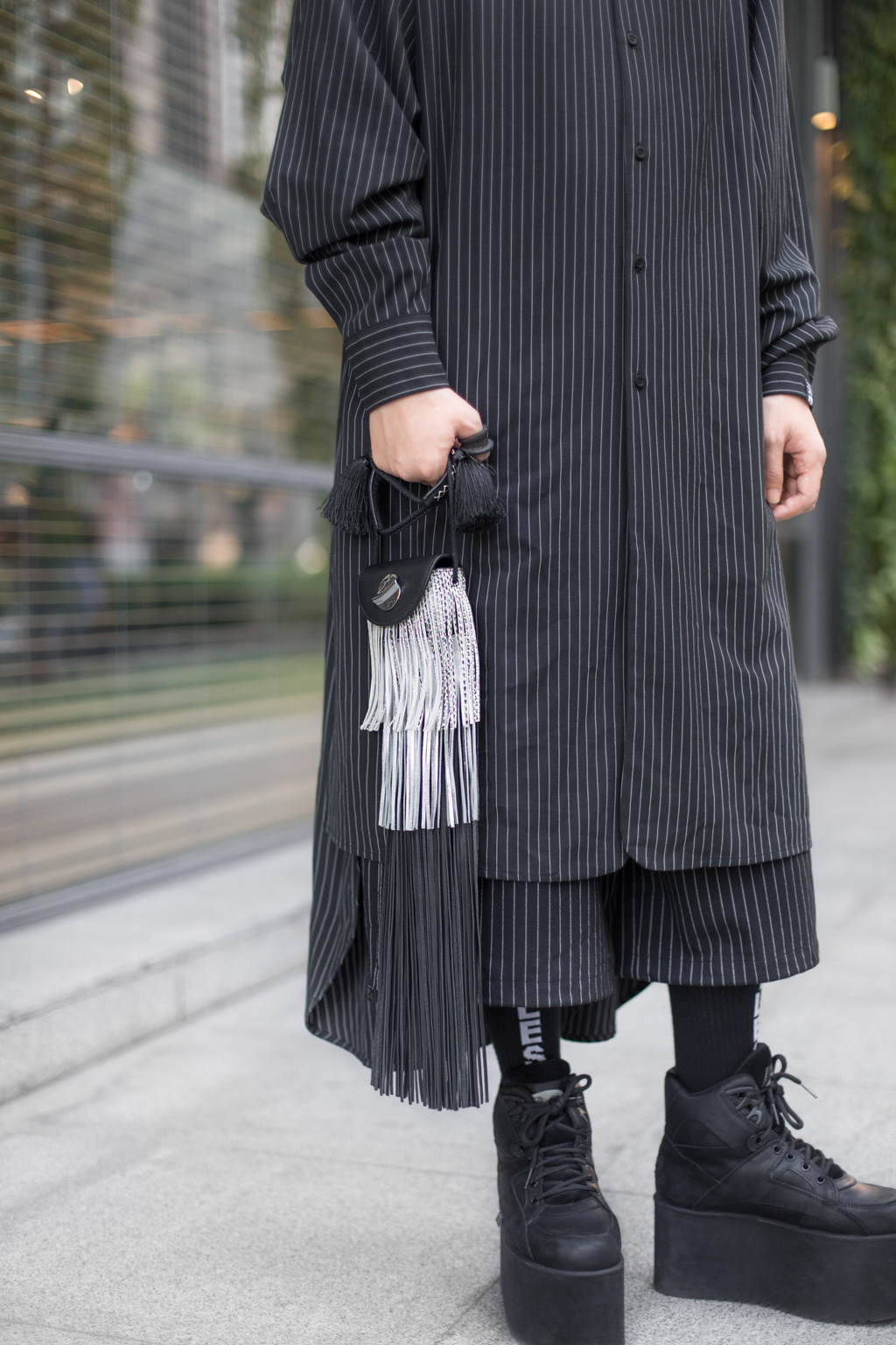 Gabby-Stylist-Top_Depression-Pants_Depression-Bag_Bag_3.1_Phillip_Lim-UNIFORM-20072020-3