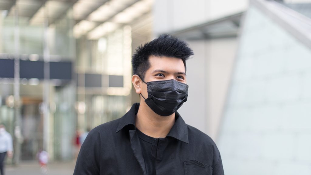 Joel-Photography-Top_Uniqlo-Jacket_Uniqlo-Pants_Uniqlo-Shoes_Zara-Bag_Undefeated-Watch_Fitbit-UNIFORM-20072020-4