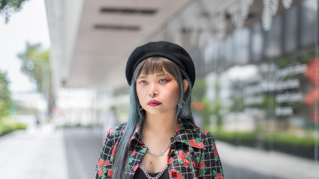 Jess-Tattoo_Artist-Top_Evening_Club-Sports_Bra_Adidas-Pants_Evening_Club-Shoes_Buffalo-Accessories_Topshop-UNIFORM-21082020-5