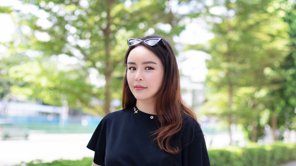 Saruul-Photographer-Top_Louis_Vuitton-Pants_Louis_Vuitton-Shoes_Louis_Vuitton-UNIFORM-21082020-5