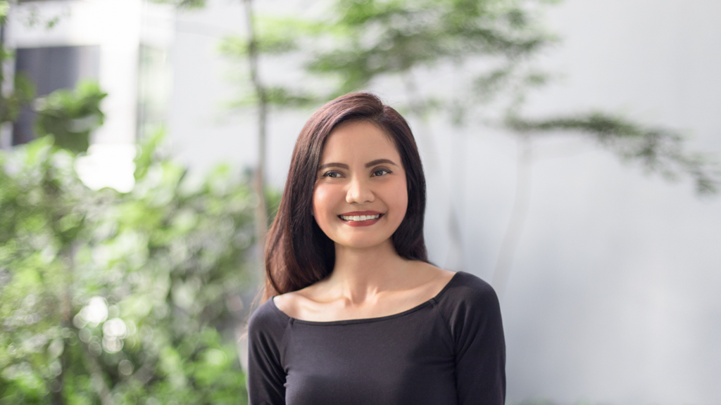 Sue-Recruitment-Top_HM-Skirt_Hong_Kong-Shoes_Mixit-UNIFORM-21082020-4