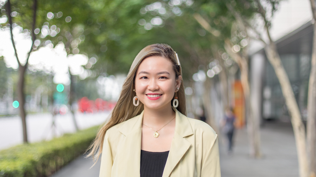 Emily-Management-Top_Shein-Pants_Urban_Revivo-Accessory_Citigems-Watch_Thomas_Sabo-UNIFORM-21082020-4