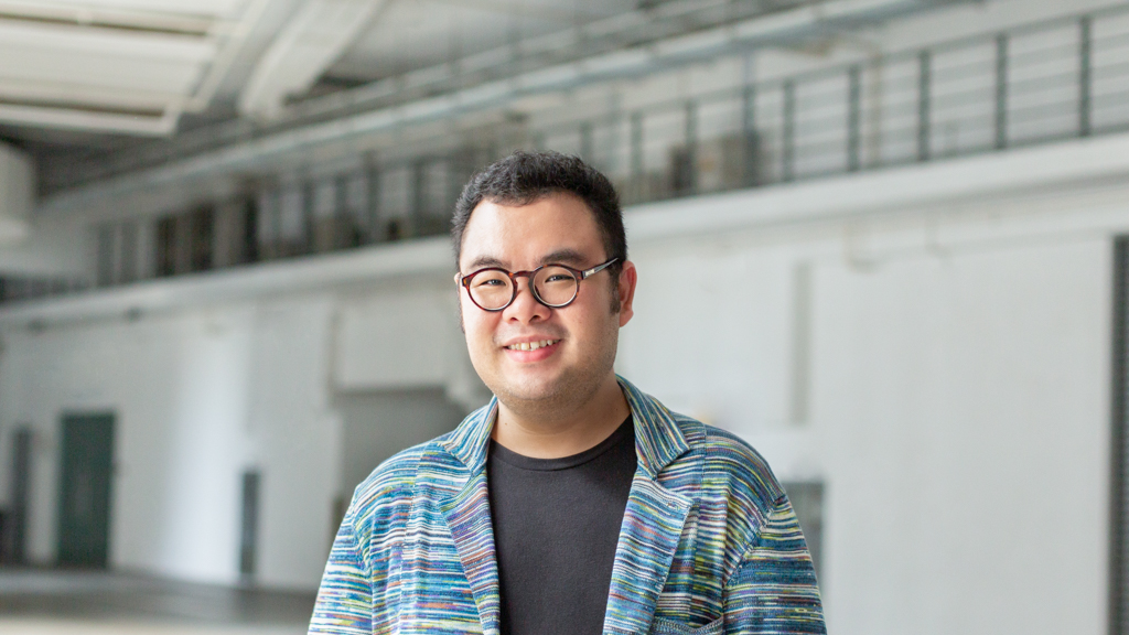 Ryan-Art-Overcoat_Missoni-Pants_Issey_Miyake-Shoes_Tods-UNIFORM-02092020-4