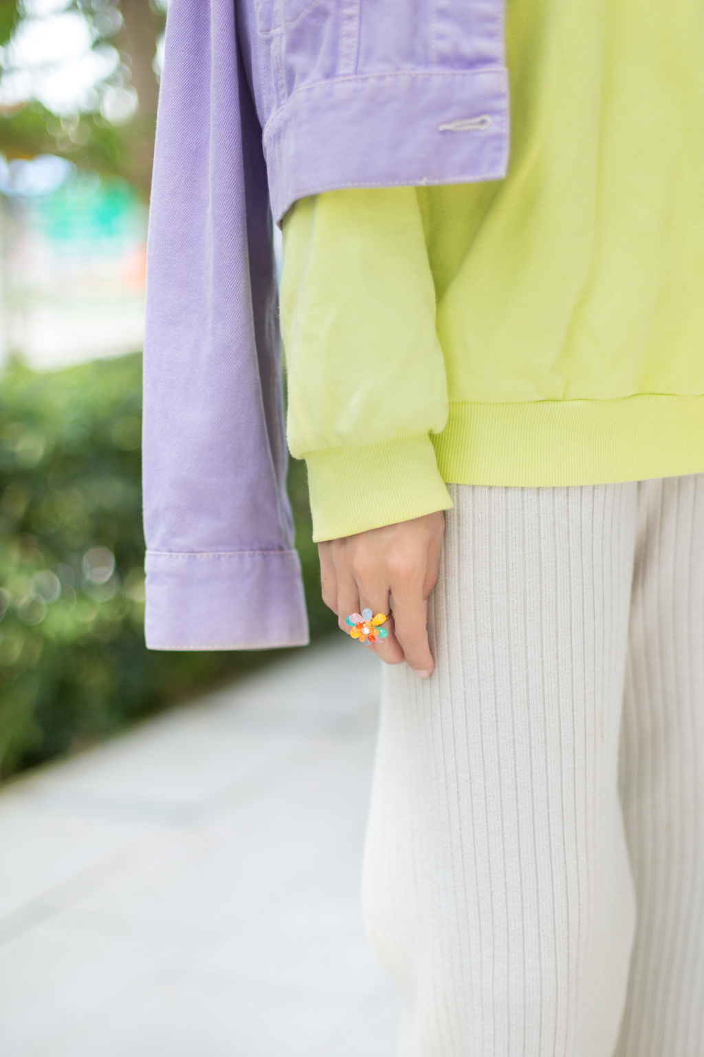 Stacy-Graphic_Design-Jacket_Monki-Shoes_Nike-Pants_Korea-UNIFORM-11092020-3