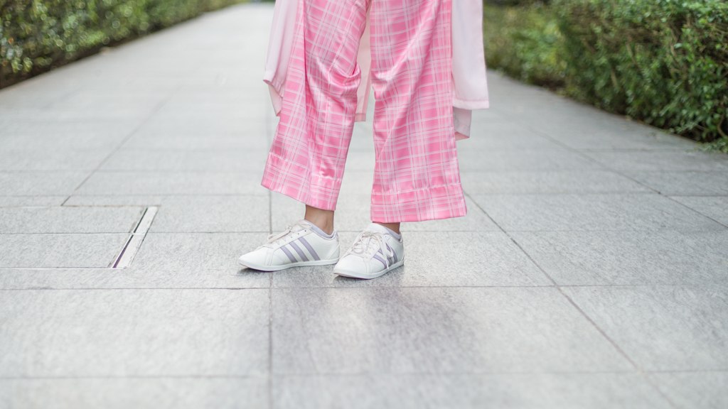 Liyana-Copywriter-Pants_Pomelo-Shoes_Adidas-Earrings_Eezy_Crafty-UNIFORM-21082020-2