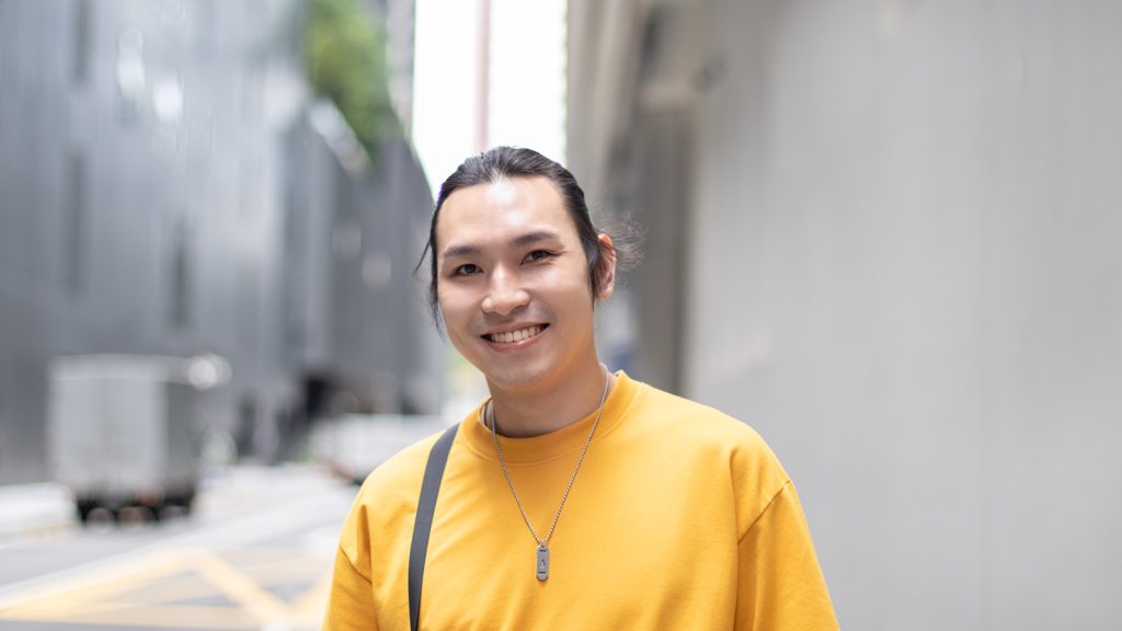 Sam-Hairstylist-Top_Tao_Bao-Pants_Tao_Bao-Shoes_Nike-Watch_G_Shock-UNIFORM-09102020-5