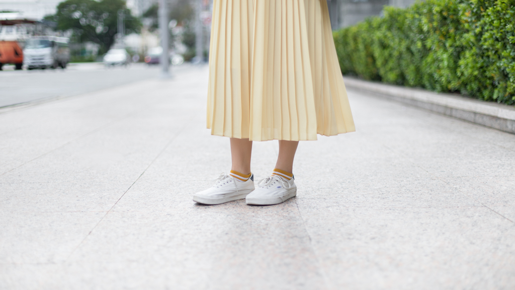 Dorothy-Student-Skirt_Uniqlo-Shoes_Vans-UNIFORM-22122020-2
