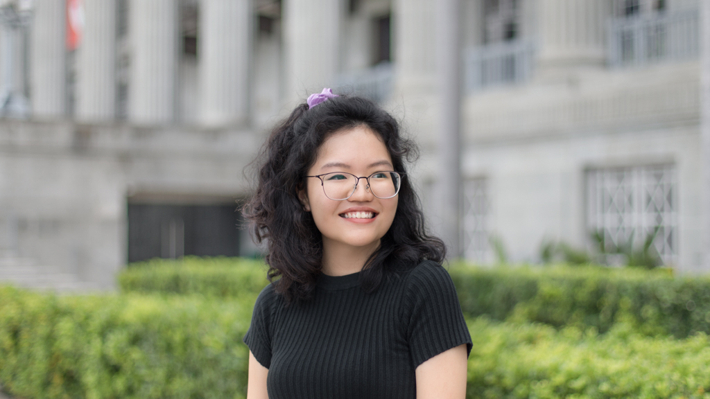 Dorothy-Student-Skirt_Uniqlo-Shoes_Vans-UNIFORM-22122020-5