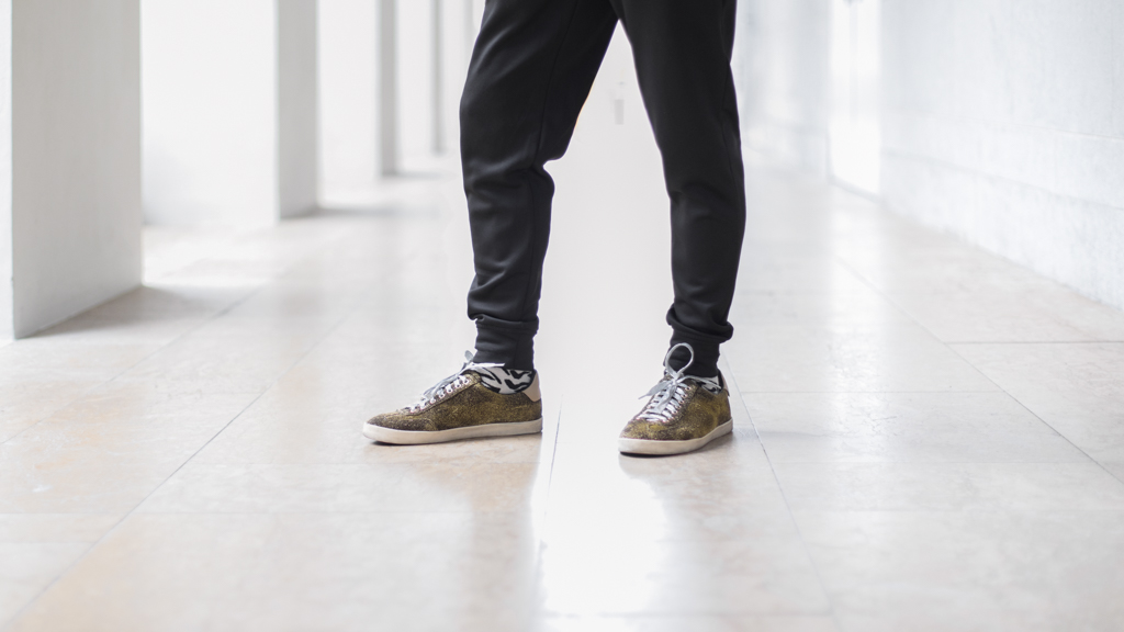 Sean-Art-Jacket_Urban_Revivo-T-shirt_Zara-Pants_Zara-Shoes_Zara-Bag_Saint_Laurent-UNIFORM-22122020-4