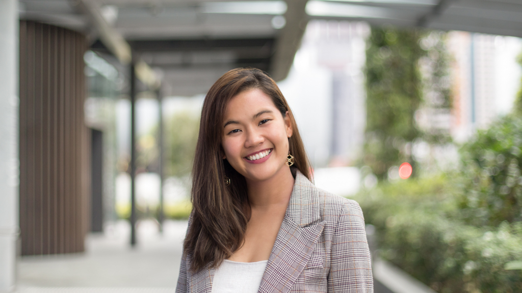 Hazel-Community_Manager-Top_Editors_Market-Pants_HM-Shoes_Converse-Watch_Swatch-UNIFORM-28012020-4