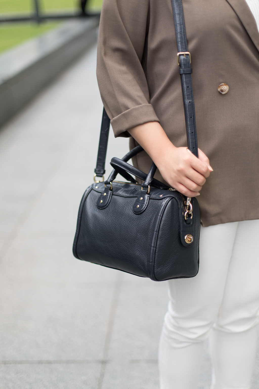 Jovonne-Banking-Pants_Iora-Watch_Cartier-Bracelet-Pandora-28012021-UNIFORM-3