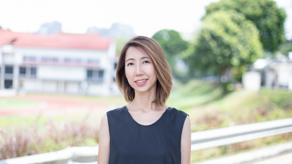 Claire-Homemaker-Dress_Akin-Bag_Kolombiana-Watch_Rolex-Earrings_Tiffanys-05032021-UNIFORM-3