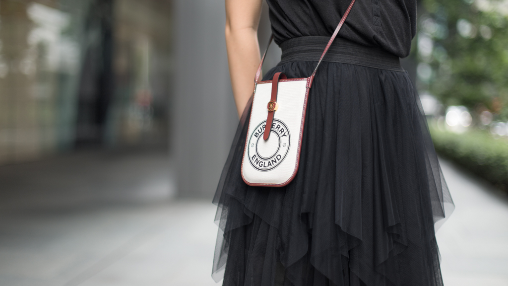 Patricia-Finance-Top_Cotton_On-Shoes_Bottega_Venetta-Bag_Burberry-Jewelry_Christian_Dior-28012021-UNIFORM-2