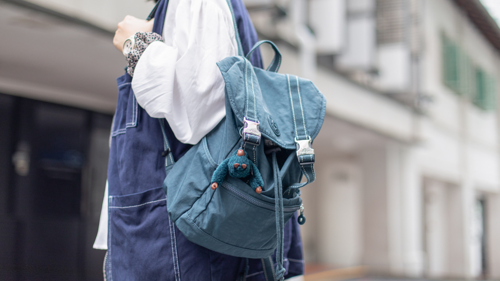 Melissa-Dance_Instructor-Top_Monki-Pants_Topshop-Shoes_Reebok-Bag_Kipling-Watch_Casio-Earrings_Rubi-Ring_Curious_Creatures-19032021-UNIFORM-4