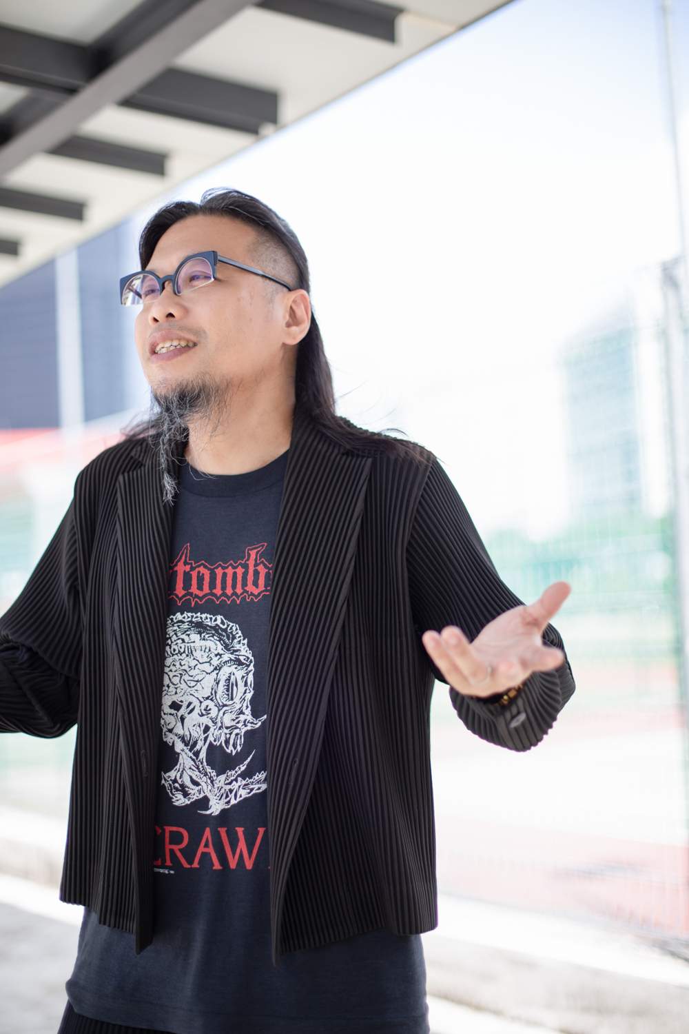 Pann-Creative_Director-Blazer_Issey_Miyake-Pants_Issey_Miyake-Shoes_New_Balance-05032021-UNIFORM-3