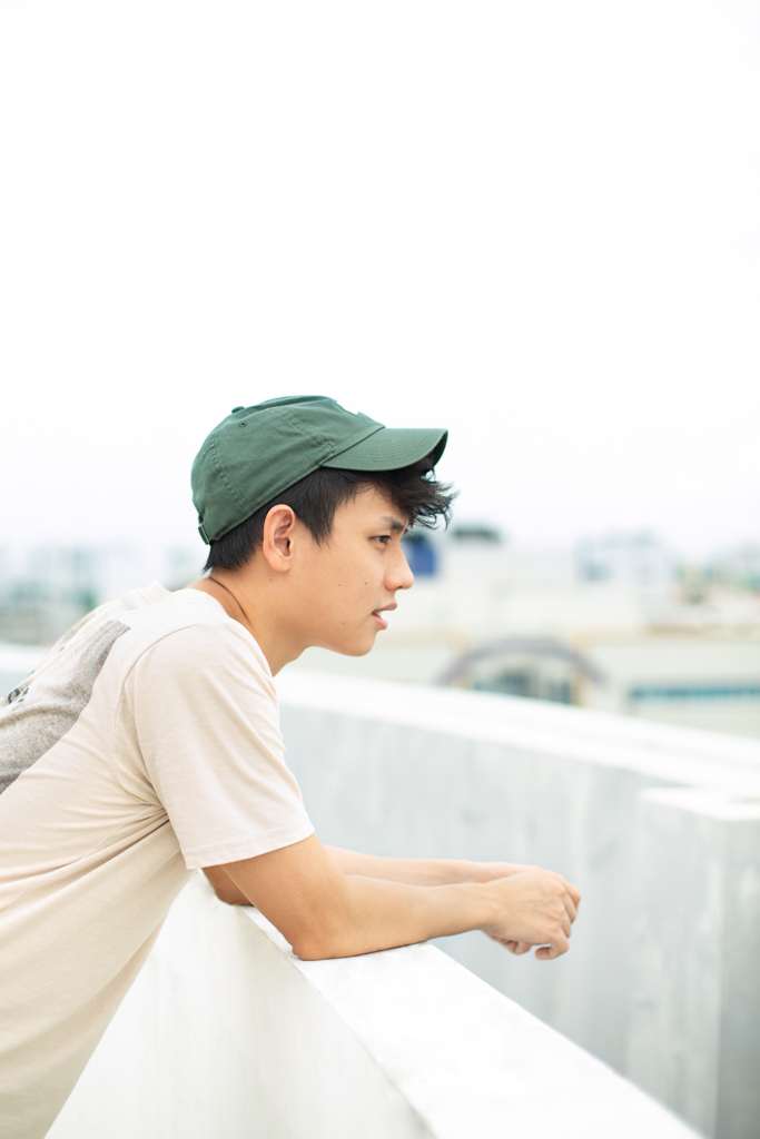 Bryan-Filmmaker-Top-_Cotton-On-Pants_Uniqlo-Shoes_Vans-Hat_Nike-UNIFORM-14052021-4