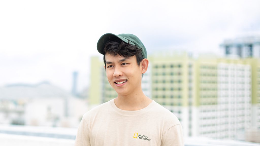 Bryan-Filmmaker-Top-_Cotton-On-Pants_Uniqlo-Shoes_Vans-Hat_Nike-UNIFORM-14052021-8