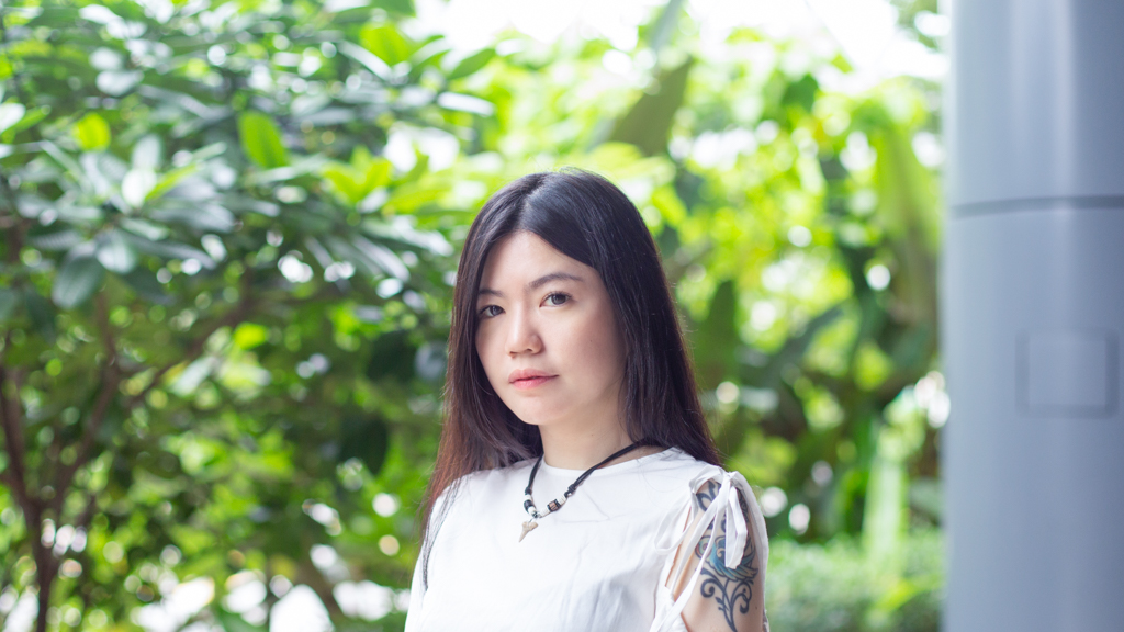 Joanne-Sourcing__Production-Top_B1NARY-Pants_Love_Bonito-Clutch-Stella_McCartney-Shoes_Nike_Airmax-07052021-UNIFORM-4