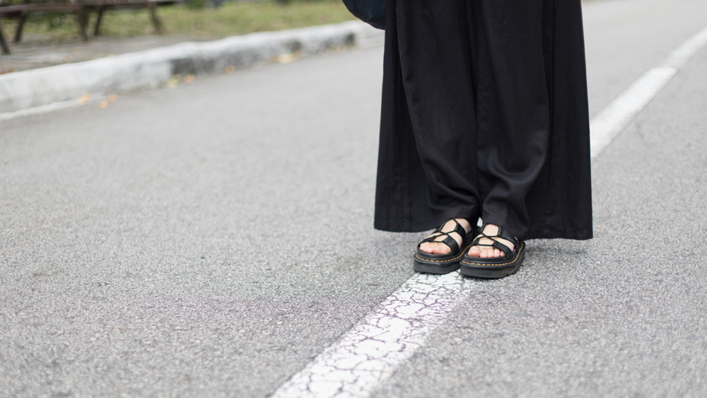 Samatha-Student-Shoes_Dr._Martens-Bag_Style_Nanda-05032021-UNIFORM-1