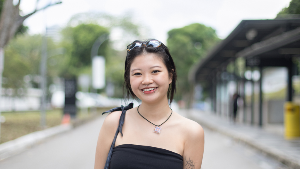 Samatha-Student-Shoes_Dr._Martens-Bag_Style_Nanda-05032021-UNIFORM-4