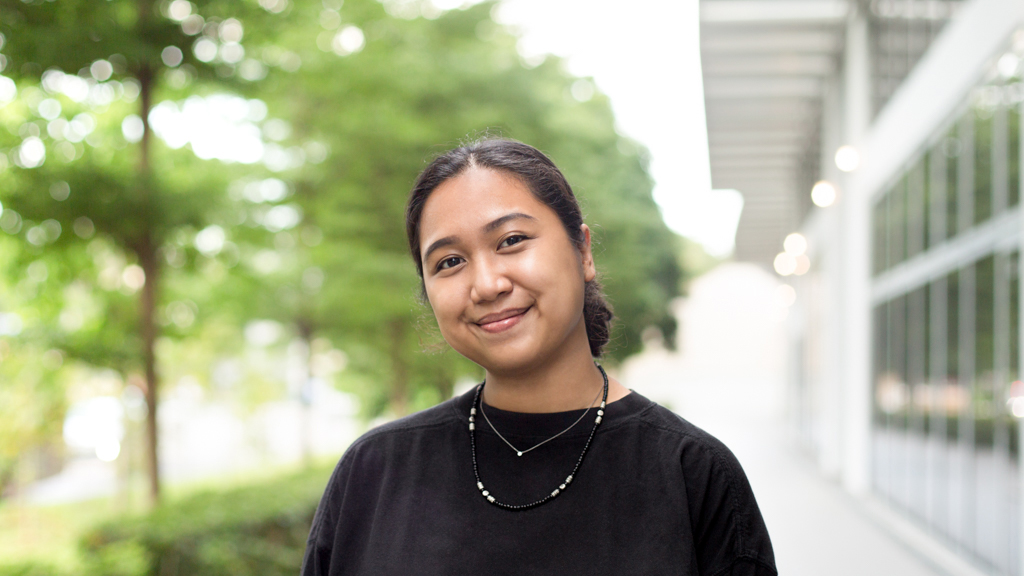 Puteri-Interior_Design-Top_Uniqlo-Shoes_COS-Bag_Actually_SG-UNIFORM-14052021-4