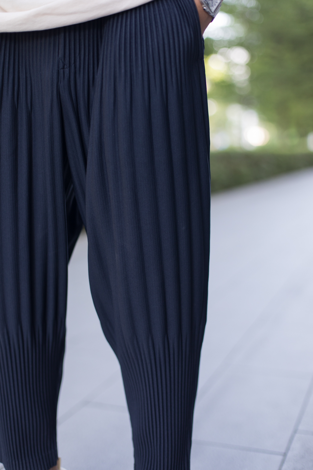 Darren-Lawyer-Top_Uniqlo-Pants_Issey_Miyake-Shoes_Brandblack-Watch_Cartier-Tattoos_OceanBao_ShermsTattoo-22072021-UNIFORM-4