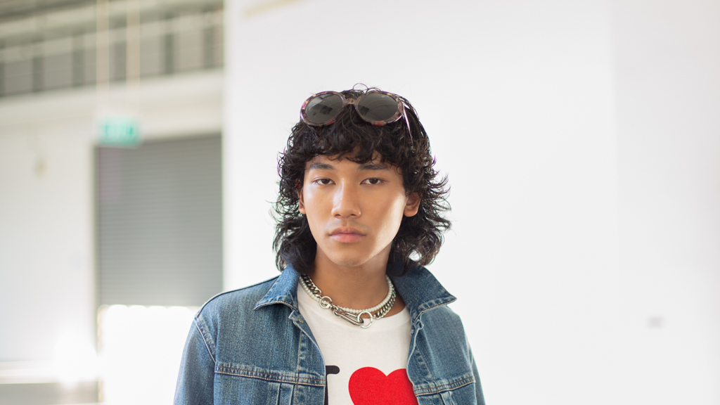 Dzak-Creative-Jack_Uniqo-Shoes-Doc_Martens-Bag_Muji-Mask_Chain-Yesah-Sunglasses_Daiso-28062021-UNIFORM-6