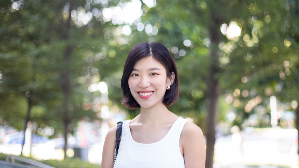 Liz-Entrepreneur-Top_The_Tinsel_Rack-Shoes_Nike-Bag_Parfois-Watch_Seiko-22072021-UNIFORM-4