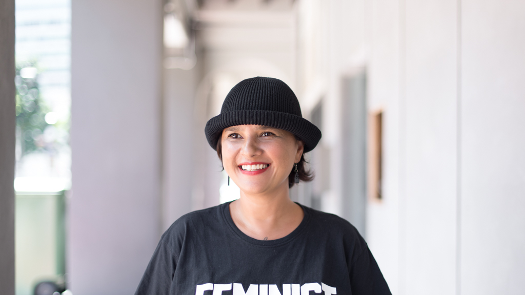 Jasmyn-Mother_Executive_Producer-Pants_Old_Khaki-Shoes_Adidas-Sunglasses_Mango-Hat_TRT-Socks_Toe_Porn-19082021-UNIFORM-5