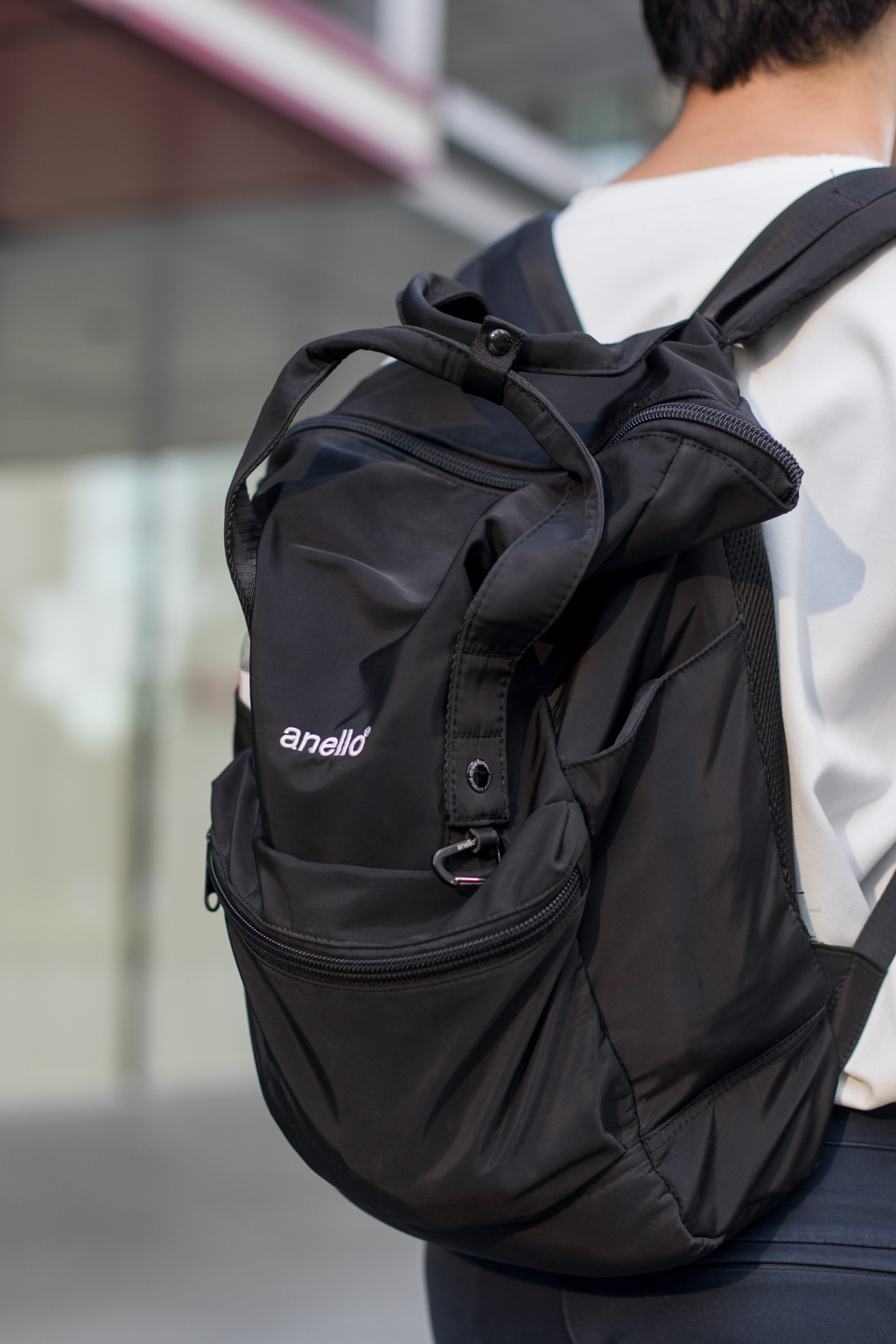 Leon-Banker-Top_DARK-Pants_Uniqlo-Shoes_Puma-Bag_Anello-17092021-UNIFORM-4