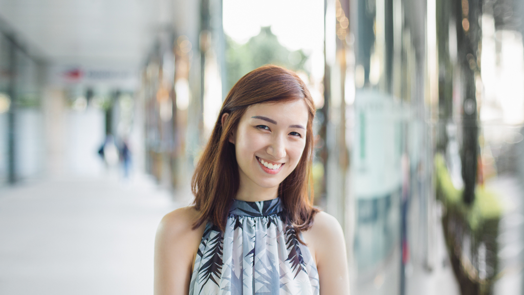 Evon-Optometrist-Top_flea_market-Bottom_TEMT-Bag_Saatchi-Shoes_Skechers-Watch_Tissot-17092021-UNIFORM-3