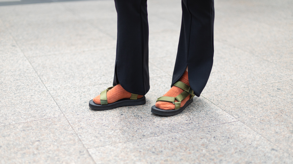 Kim-Sandals_Taobao-Socks_Muji-Earrings_LEGO_TheMetropolitanMuseumOfArt-Tattoo_Vivpokes-11112021-UNIFORM-2