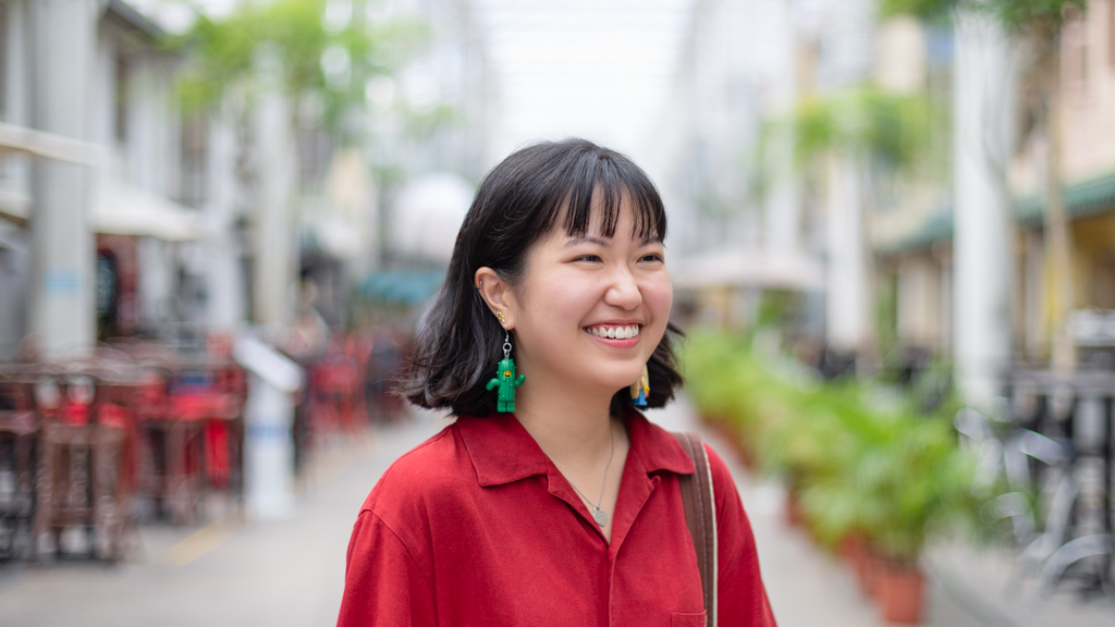 Kim-Sandals_Taobao-Socks_Muji-Earrings_LEGO_TheMetropolitanMuseumOfArt-Tattoo_Vivpokes-11112021-UNIFORM-6