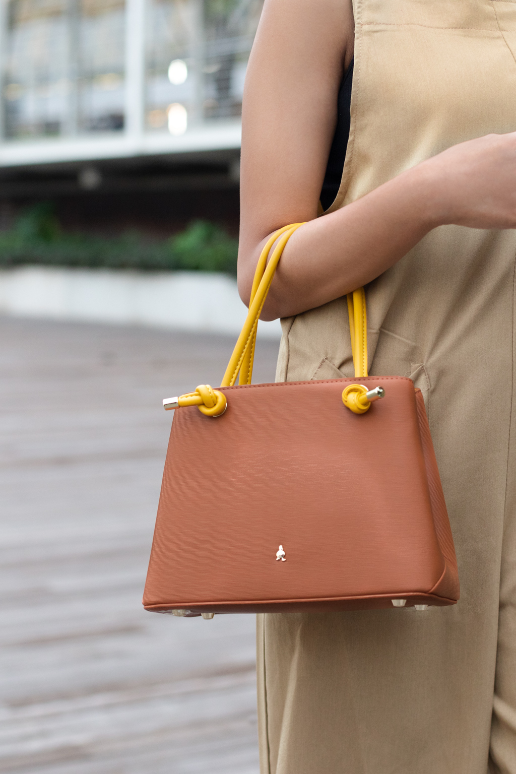 Far-Financ-Top_Shopee-Overalls_ZANZEA-Bag_dUCk-Shoes_CHARLESKEITH-Earrings_Lovisa-UNIFORM-3