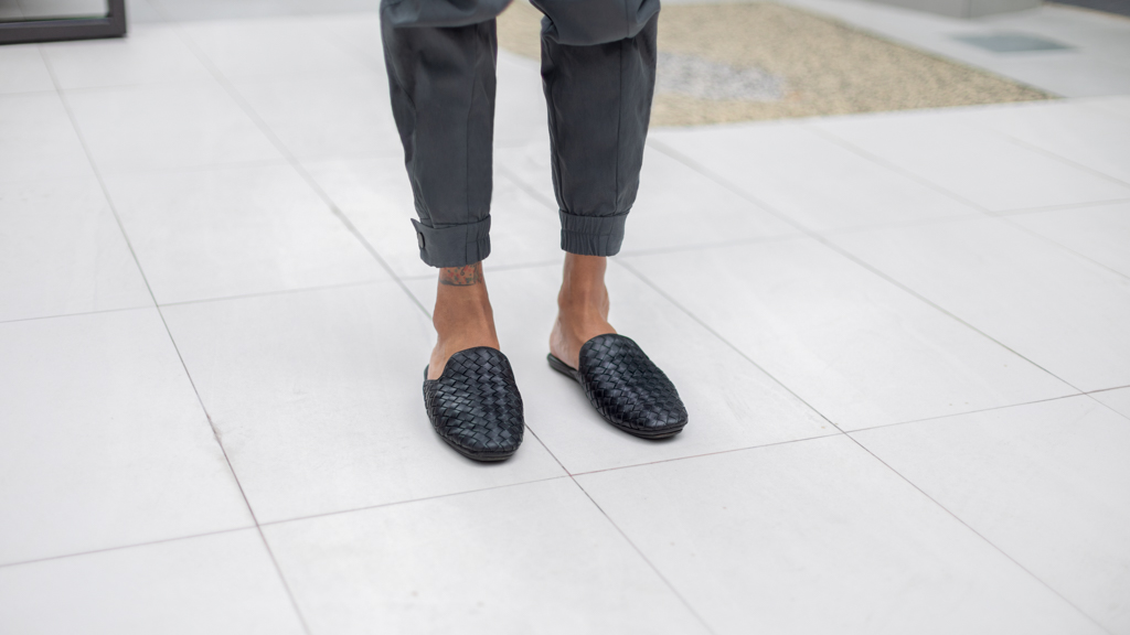 Rynthia-Banking-Top_COS-Pants_COS-Shoes_Bottega_Venetta-Bag_Givenchy-Bracelet_Balenciaga-Watch_Apple-Rings_VitaFede_APMMonaco_Cartier-UNIFORM-5