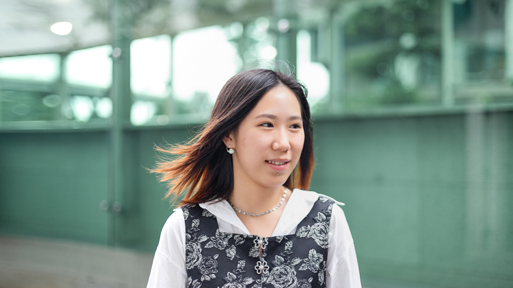 Sherry-Top_Zara-Vest_Taobao-Skirt_Taobao-Shoes_DrMartens-Bag_Taobao-Earrings_Taobao-11112021-UNIFORM-5