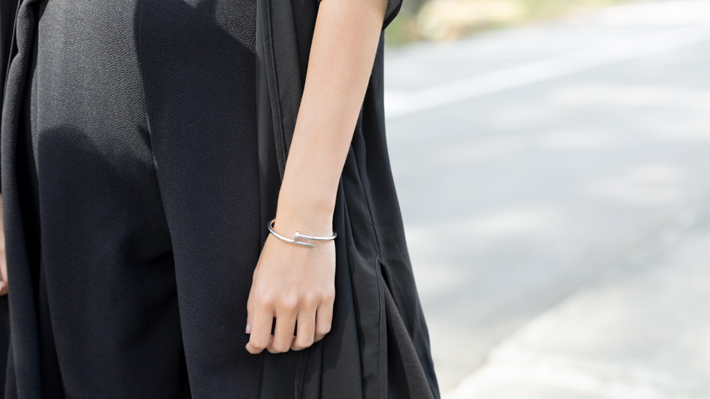 Jiaqi-Artist-Necklace_Singaporecrystals.com-Bracelet_Taobao-Outer_Shein-Top_Shein-Pants_Shein-Shoes_Shein-14022022-UNIFORM-3